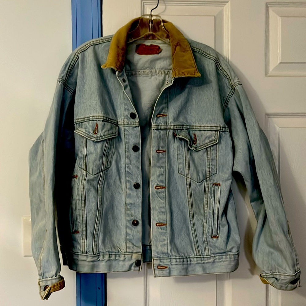 Men’s Levi’s Denim jacket- medium